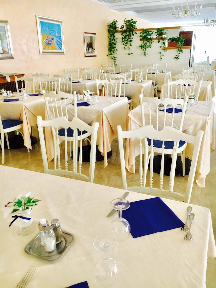 Hotel De Amicis ريتشيوني المظهر الخارجي الصورة