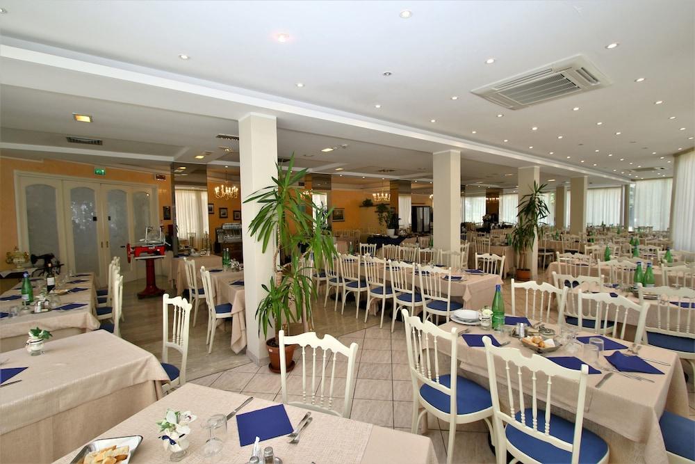 Hotel De Amicis ريتشيوني المظهر الخارجي الصورة