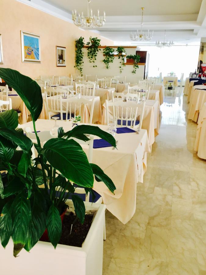 Hotel De Amicis ريتشيوني المظهر الخارجي الصورة