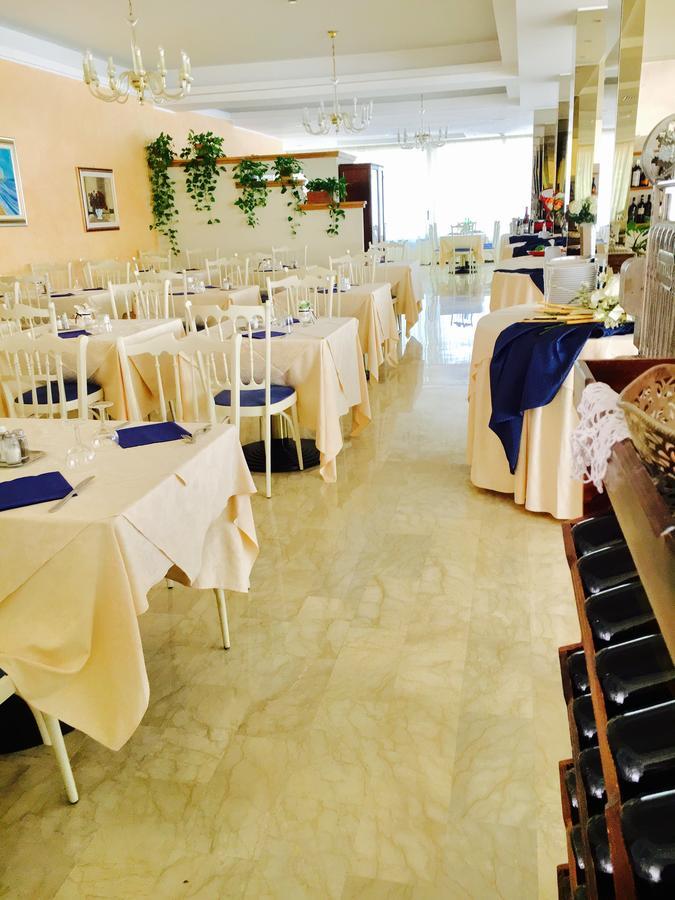 Hotel De Amicis ريتشيوني المظهر الخارجي الصورة